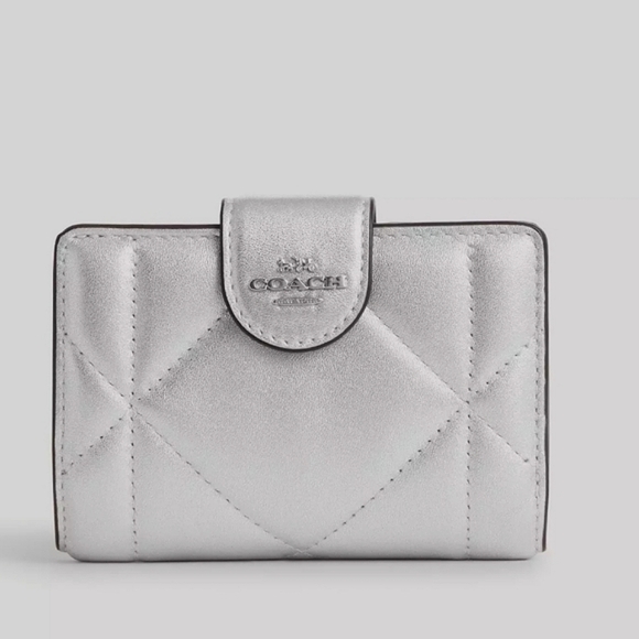 Medium Corner Zip Wallet In Silver Metallic With Puffy Diamond Quilting - Picture 4 of 12